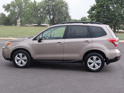 Used 2015 Subaru Forester 2.5i Premium w/ All-Weather Package AWD/4WD image 9