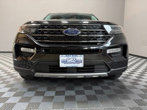Used 2020 Ford Explorer XLT w/ Equipment Group 202A AWD/4WD image 3