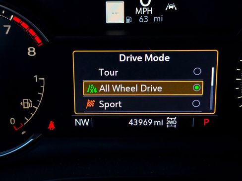 Used 2021 Cadillac XT5 Premium Luxury w/ LPO, Floor Liner Package FWD image 44