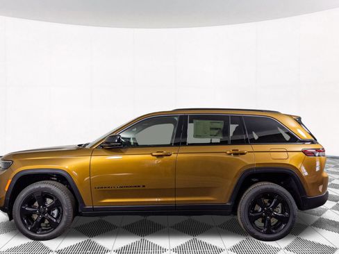 New 2026 Jeep Grand Cherokee Limited w/ Limited Altitude Package AWD/4WD image 21