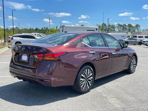 Used 2024 Nissan Altima 2.5 SV FWD image 16