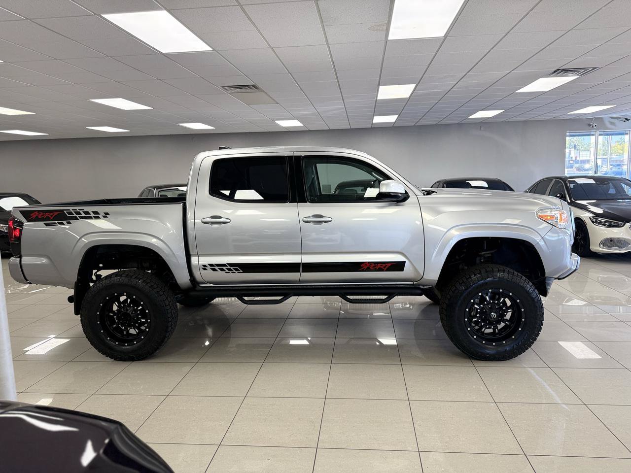 Used 2017 Toyota Tacoma SR w/ Tow Package AWD/4WD image 3