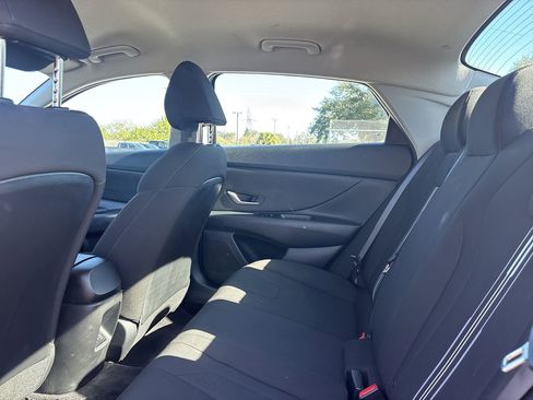 Used 2024 Hyundai Elantra SEL image 16