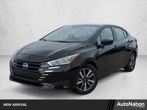 Used 2025 Nissan Versa SV image 1