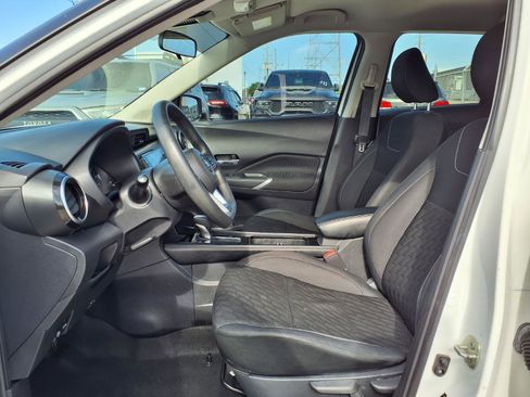 Used 2021 Nissan Kicks SV FWD image 16