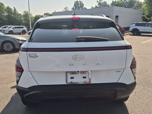 Used 2025 Hyundai Kona SEL AWD/4WD image 4