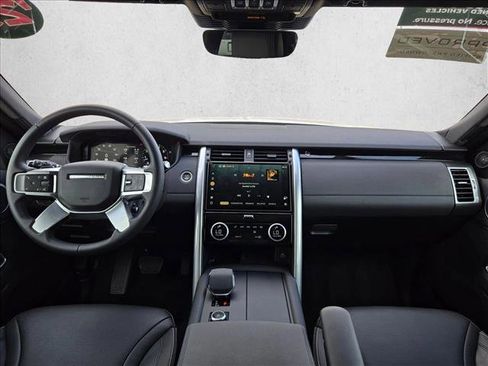 Certified 2025 Land Rover Discovery S AWD/4WD image 17