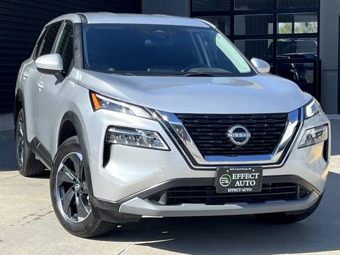 Used 2023 Nissan Rogue SV AWD/4WD image 5