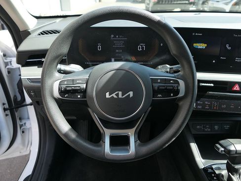 Used 2025 Kia K5 LXS FWD image 16