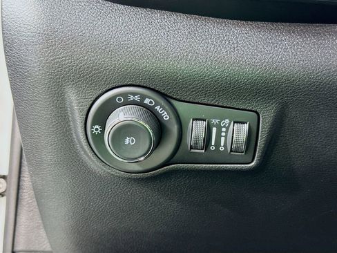 Used 2022 Jeep Compass High Altitude AWD/4WD image 18