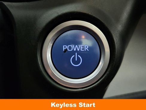 Used 2021 Toyota Sienna XSE FWD image 21