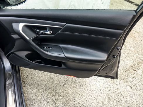 Used 2016 Nissan Altima 2.5 SL w/ 2.5 Technology w/LED Package image 28