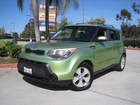 Used 2016 Kia Soul FWD image 1