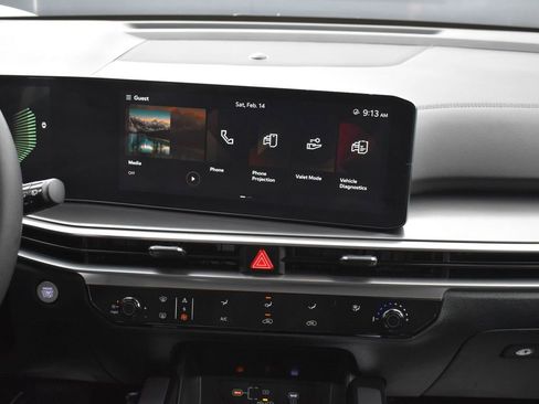 Used 2025 Kia Sorento LX image 19