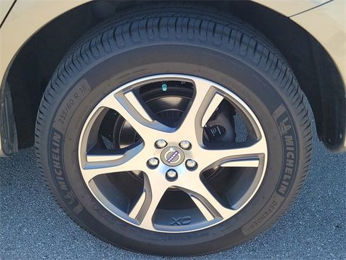 Used 2015 Volvo XC60 T6 w/ Proximity Package image 9