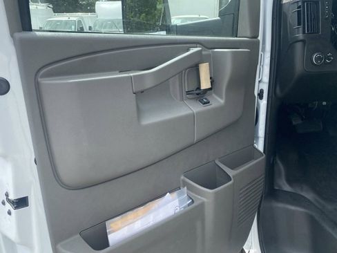New 2025 Chevrolet Express 4500 4500 Series w/ Power Convenience Package image 16