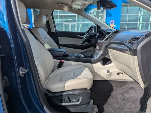Used 2020 Ford Edge Titanium image 40