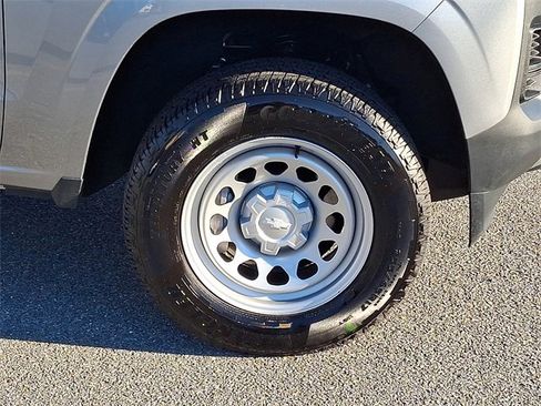 Used 2025 Chevrolet Colorado W/T w/ Advanced Trailering Package image 8