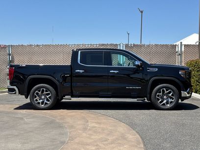 New 2026 GMC Sierra 1500 SLT w/ SLT Premium Package