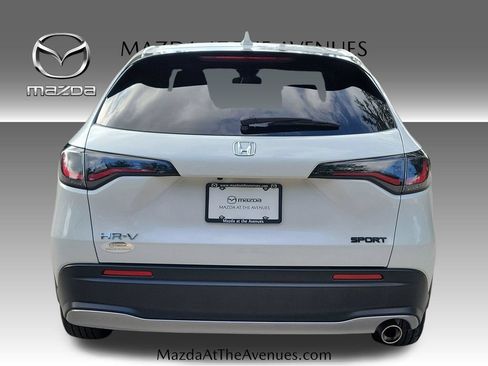 Used 2025 Honda HR-V Sport image 11