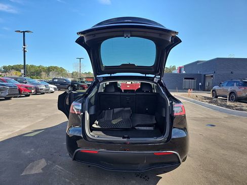 Used 2022 Tesla Model Y Performance image 16