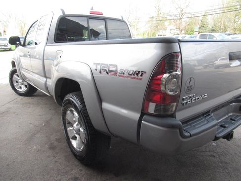 Used 2015 Toyota Tacoma 4x4 Access Cab V6 w/ TRD Sport Package image 13