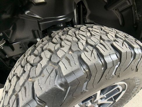 Used 2025 Jeep Wrangler Unlimited Rubicon AWD/4WD image 28