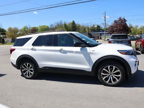 Used 2024 Ford Explorer ST-Line w/ Class IV Trailer Tow Package AWD/4WD image 8
