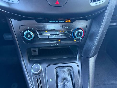 Used 2016 Ford Focus SE image 35