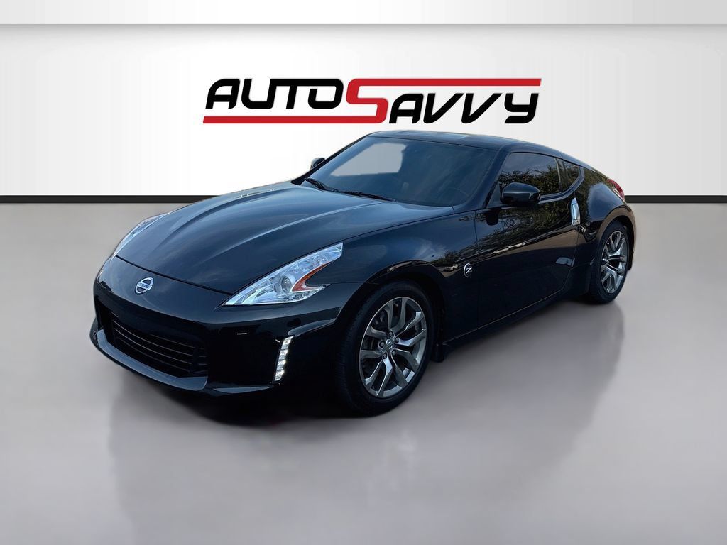 Used 2014 Nissan 370Z Coupe RWD image 3