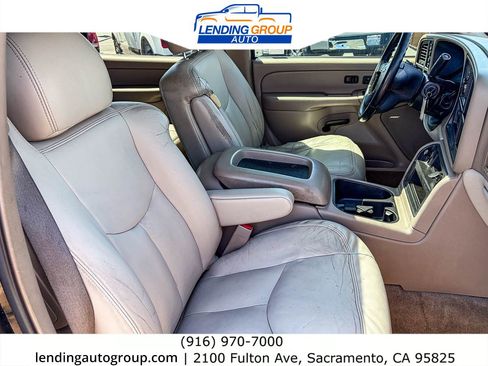 Used 2005 Chevrolet Tahoe Z71 w/ Preferred Equipment Group AWD/4WD image 16