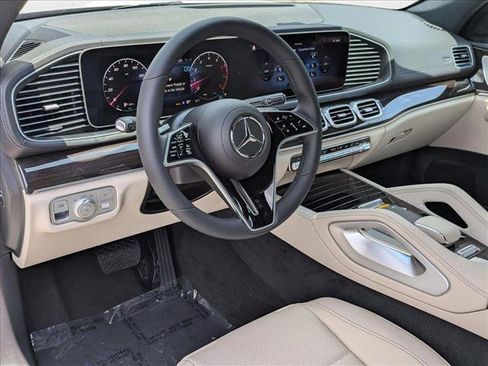 New 2025 Mercedes-Benz GLS 450 4MATIC image 3