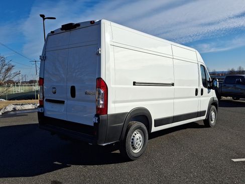 New 2024 RAM ProMaster 2500 w/ Convenience Group image 4