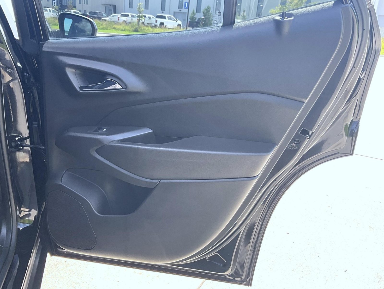 Used 2024 Chevrolet Trax RS w/ Sunroof Package FWD image 21