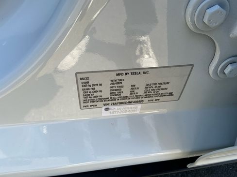 Used 2022 Tesla Model Y Long Range image 27