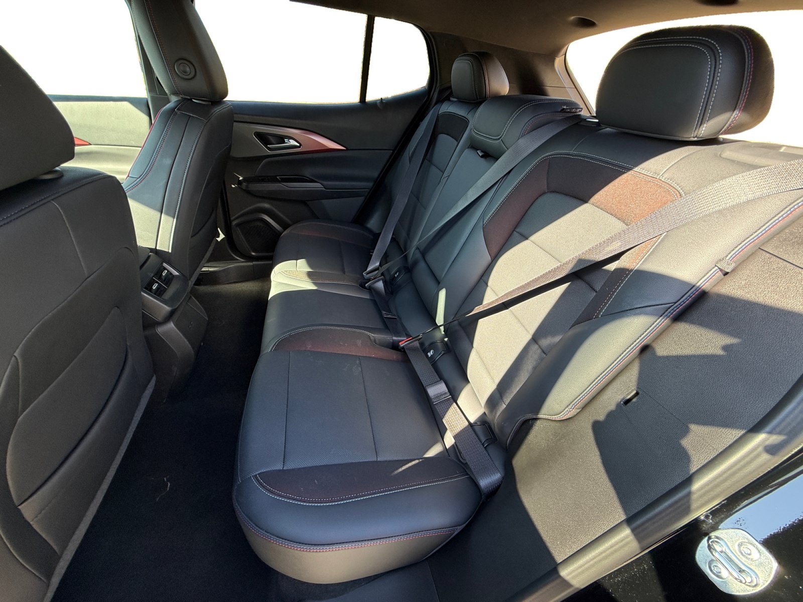 Used 2024 Chevrolet Equinox EV RS FWD image 16