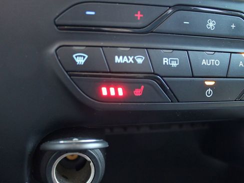 Used 2019 Ford Ranger XLT w/ Equipment Group 302A Luxury AWD/4WD image 13