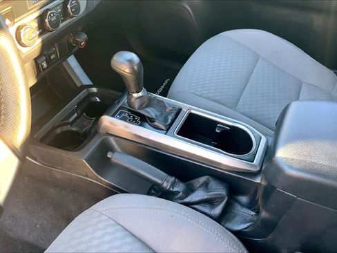 Used 2022 Toyota Tacoma SR5 image 15