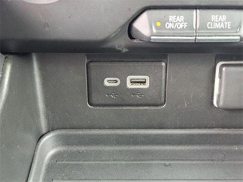 Used 2022 Chevrolet Tahoe LS image 24