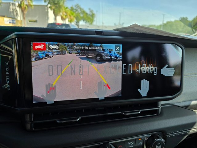 New 2025 Jeep Wrangler Unlimited Sahara w/ Technology Group AWD/4WD image 24