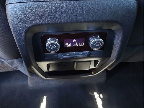 Used 2025 GMC Acadia Elevation image 15