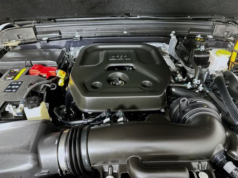 Used 2025 Jeep Wrangler Sahara w/ Safety Group image 32