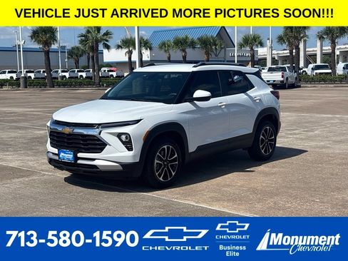 Used 2026 Chevrolet TrailBlazer LT w/ Driver Confidence Package FWD image 1