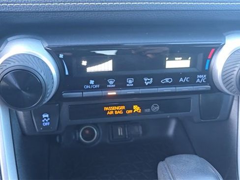 Used 2022 Toyota RAV4 LE image 19
