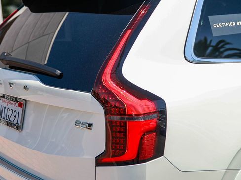 Certified 2026 Volvo XC90 B5 Plus w/ Protection Package AWD/4WD image 9