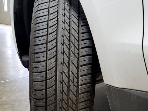 Used 2018 Jaguar F-PACE image 35