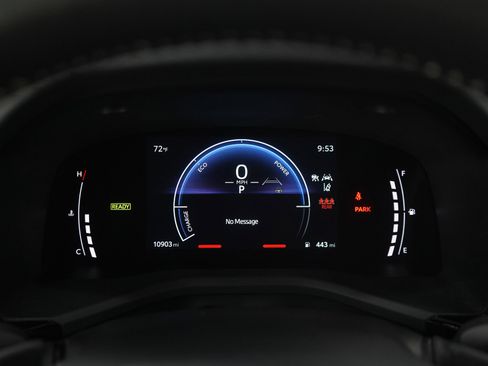 Used 2025 Toyota Camry SE image 23