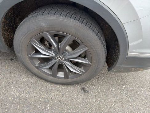 Used 2022 Volkswagen Tiguan SE image 22