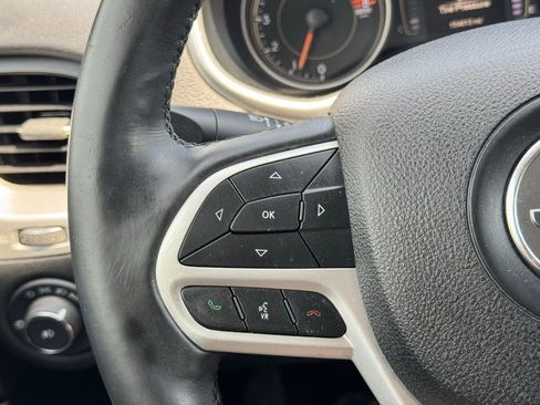 Used 2018 Jeep Cherokee Latitude Plus image 26