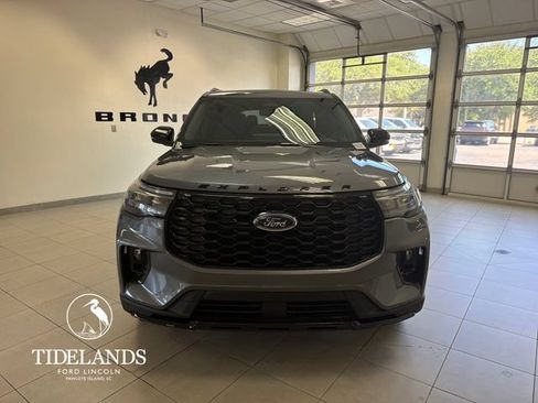 New 2026 Ford Explorer ST-Line w/ ST-Line Street Pack AWD/4WD image 3